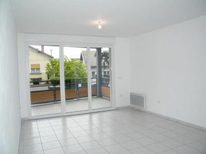 Location appartement 3 pièces 64 m² à Bron (69500)