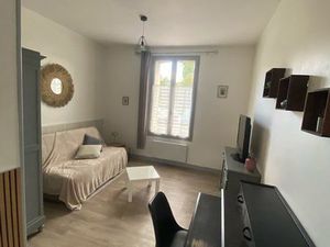 Studio meublé lumineux - Proche Tram & université