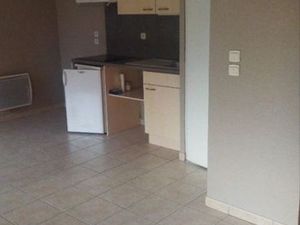 Grand studio avec balcon