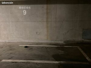 Garage moto securise immeuble