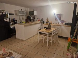 Loue maison individuelle de 75 m2 avec cour de 40 m2