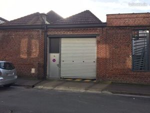 Bel entrepôt - 70 m2 - Sec et sécurisé - Proche VRU