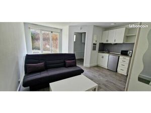 Studio 26 m² meublé et rénové avec cour extérieure – Quartier Saint Acheul