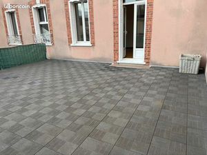 Grand F3 de 70m2 + terrasse de 40m2 en ville basse