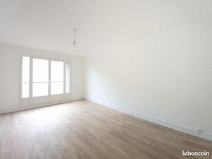 Joli 2P 45 m2 très lumineux avec un grand salon au calme (chauffage + eau compris)