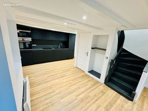 Maison de village T4 BIS de 100 m² refaite à neuf avec petit jardin