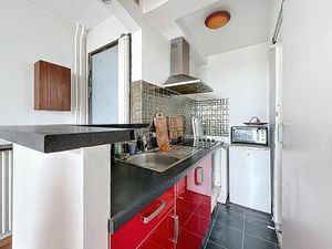 MONTREUIL  VILLIERS-BARBUSSE  10MIN DU METRO  STUDIO TRES ENSOLEILLE AU CALME AVEC BALCON