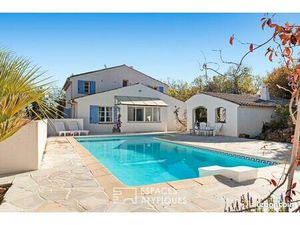 Maison 10 pièces 197 m²