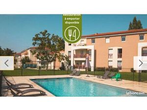 STUDIO PISCINE à côté IAE PUYRICARD