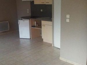 Grand studio avec balcon