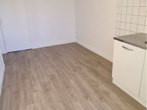 T2 centre Parthenay eau et taxes poubelles compris