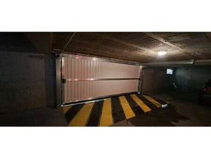 Location Garage box et parking à Saint-Brieuc (22000) : à louer / 13m² Saint-Brieuc