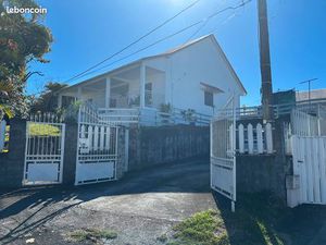 Location maison 3 chambres au tampon 400