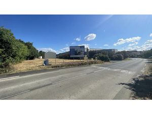 Vente locaux professionnels 1 pièce 93.23 m² à Sommieres (30250)  233 075 €