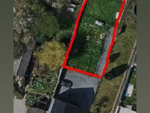 Terrain constructible – 400 m² – Évin-Malmaison – Secteur résidentiel calme