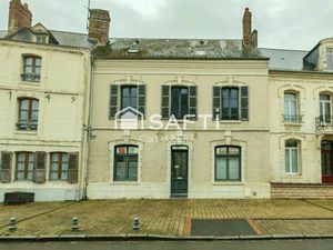 Grande maison de ville avec jardin en hyper-centre