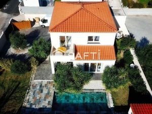 LA LUMIERE....LE CALME....LA VUE.....ET LA PISCINE AU SEL