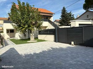 Maison composée de 2 appartements – Saint-James – Parking privé et indépendance totale