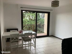 Grand studio meublé de 31m² proche gare et centre ville