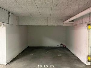Location box ouvert large 22 m2 dans une résidence sécurisée