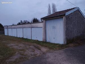 Garage  gardes meubles   local   remise