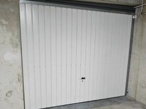 Loue  Garage  sous-sol sécurisé