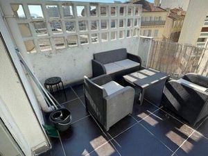 Grand T1 sur les toits avec terrasse de 17 M2 ensoleillée