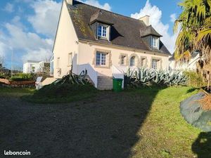 Grande maison bord de mer