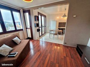 T2 meublé 5 minutes cinéma PATHÉ