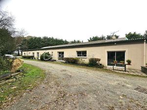 Terrain de 40 000 m² à Nozay