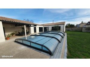 Maison avec piscine et grand terrain à Fontpatour  Vérines