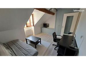 Location Studio refait à neuf  proche du RER Le Guichet