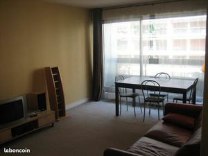 Studio & Place de Parking Paris