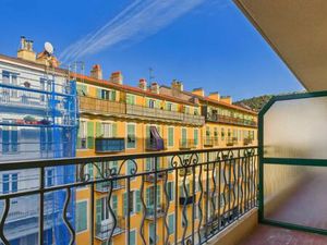 Location t2 Nice port