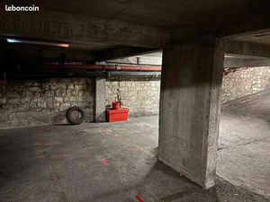 Place moto 10 rue du général Henrys