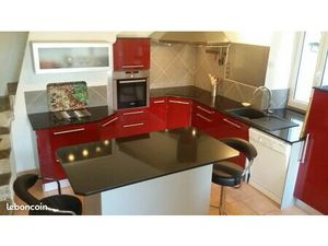 Loue petite maison de village