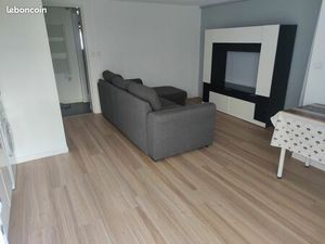 Studio indépendant  uniquement pour étudiant