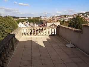 F3 centre ville avec terrasse