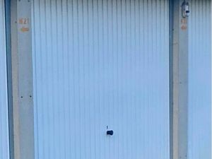 Garage avec accès badge