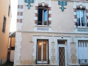 Maison bourgeoise restaurée 3 chambres jardin centre-ville Saint Calais