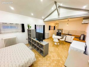 Studio meublé 35 m² – 600 tout inclus  fibre + chauffage + eau etc.  parking