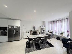 Maison T5 offrant une vie de plain pied Secteur COEUILLY