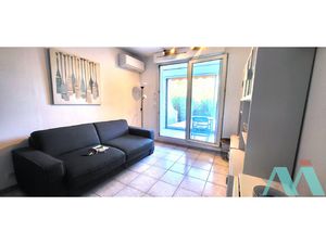 APPARTEMENT T2 CABINE MEUBLE - 800 EURUROS A SANARY SUR MER