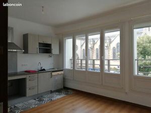 Coeur du bourg de SENE