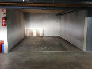GRAND GARAGE EN BOX OUVERT – 21 m2