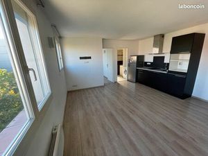 St Raphael Centre - Beau 2P  Calme  tout à pieds