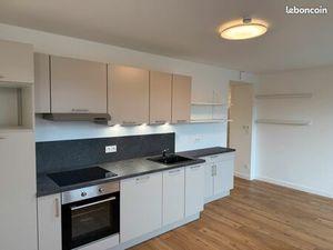 T3  refait à neuf  haut standing  avec placard  parking sécurisé  sans frais d’agence