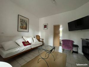 Agréable F2 Quai de la villa