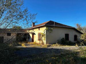Fermette face aux Pyrénées