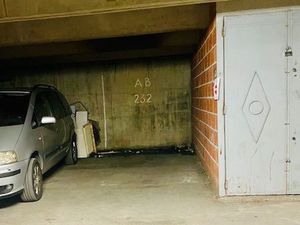 Place de parking couverte sécurisée. 11 M2. Mosson. Le Plein Ciel. Marché des 4 saisons. ?